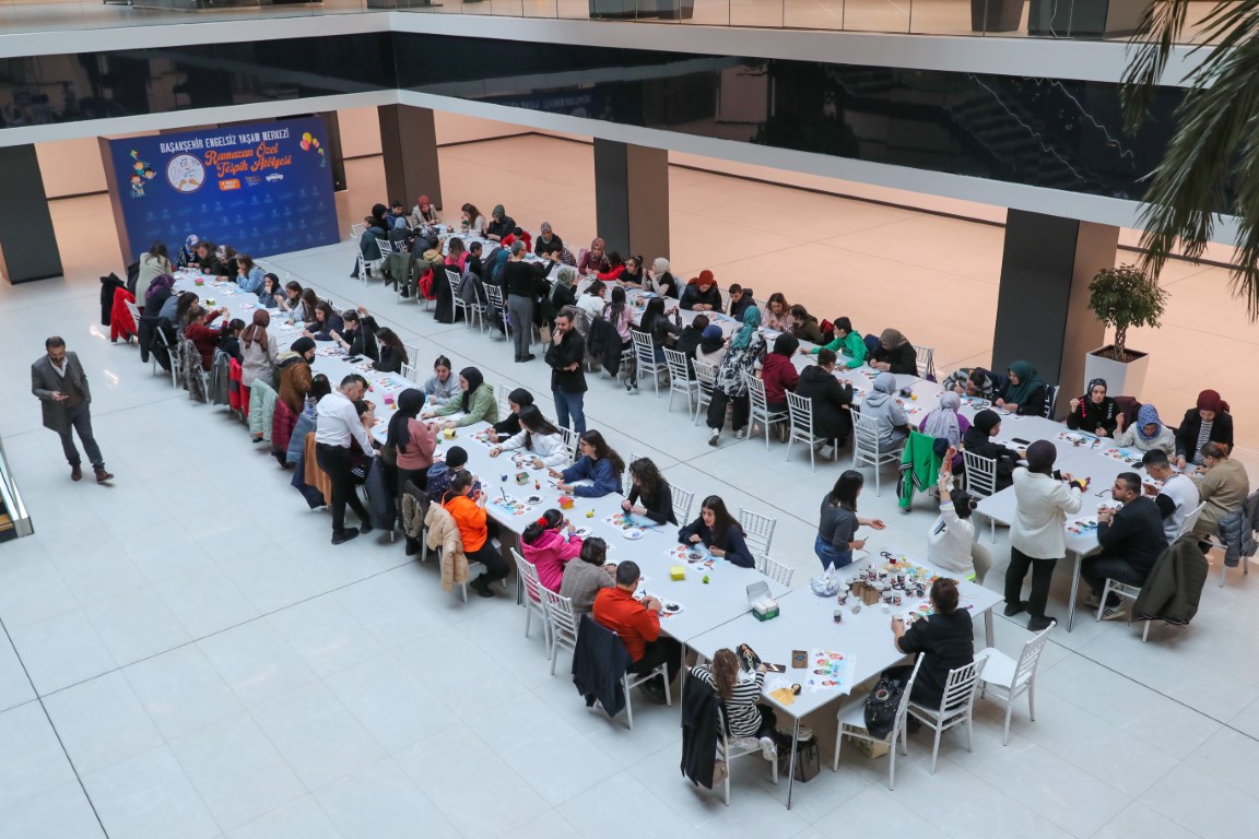 Elleriyle yaptıkları tesbihleri hediye ettiler