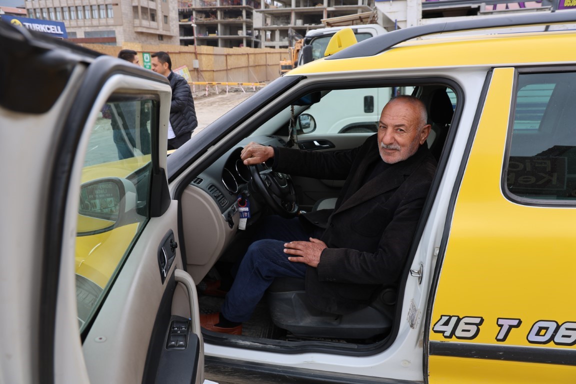 Yarım asırlık taksicinin gözünden Maraş: “Deprem öncesi padişah gibiydik”