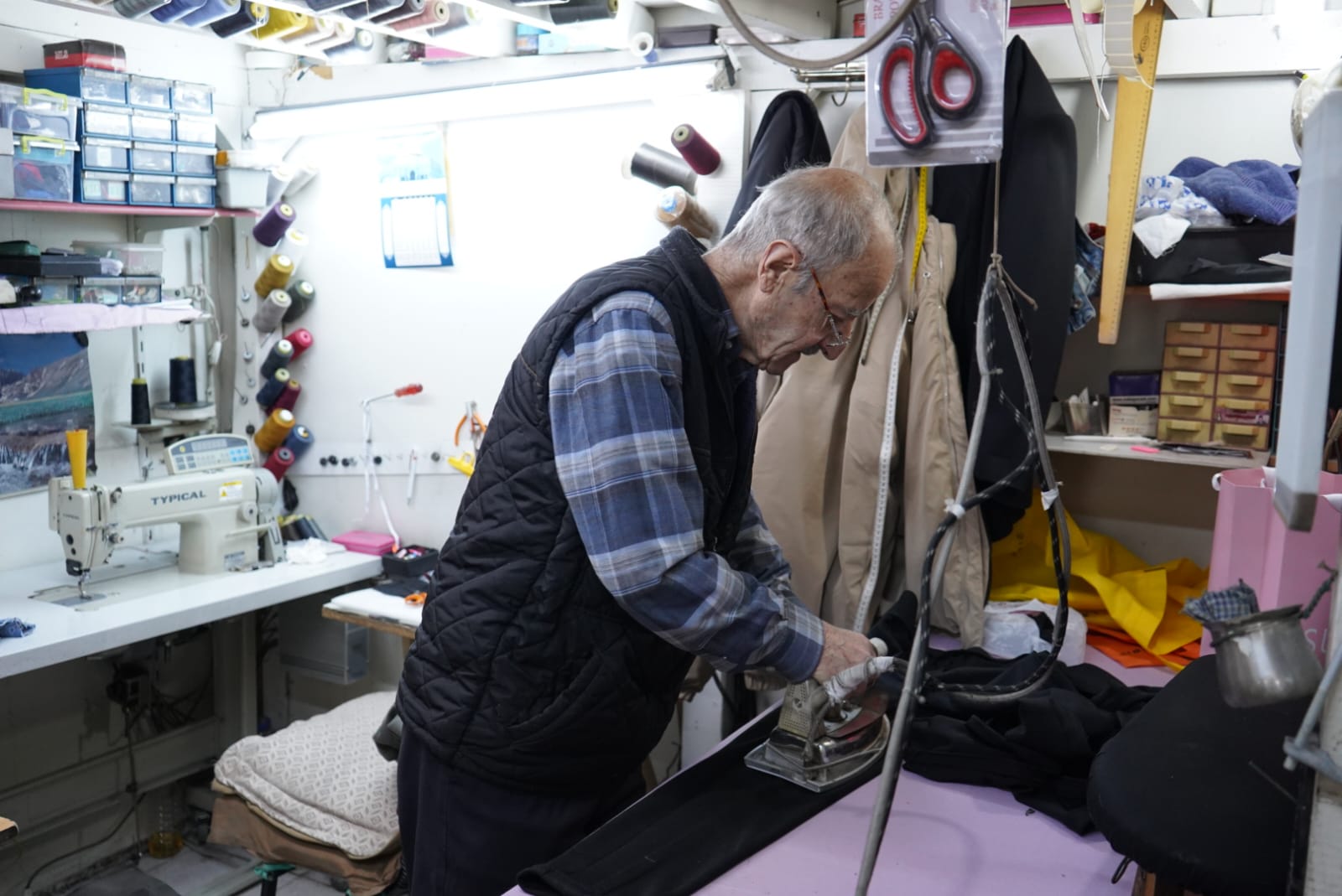 Van’da Terziler Bayram Öncesi Yoğunluğu Yaşıyor