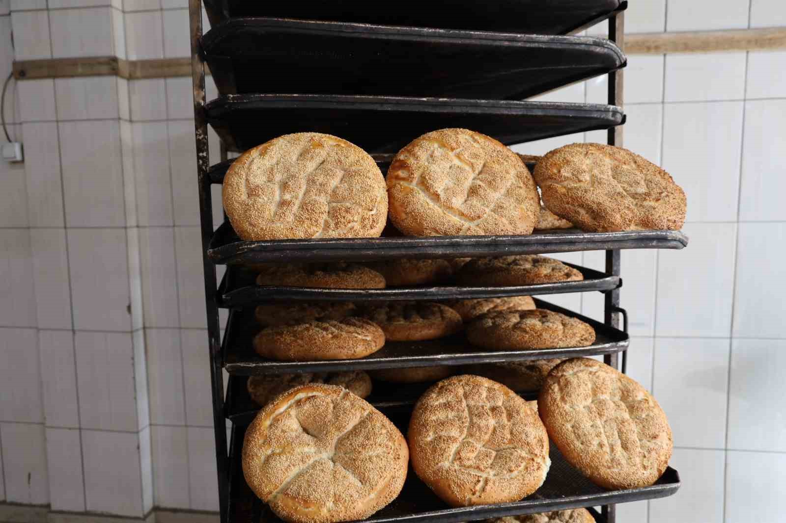 Aç karnına sıcak pide yemek, kan şekerini hızlı yükseltir