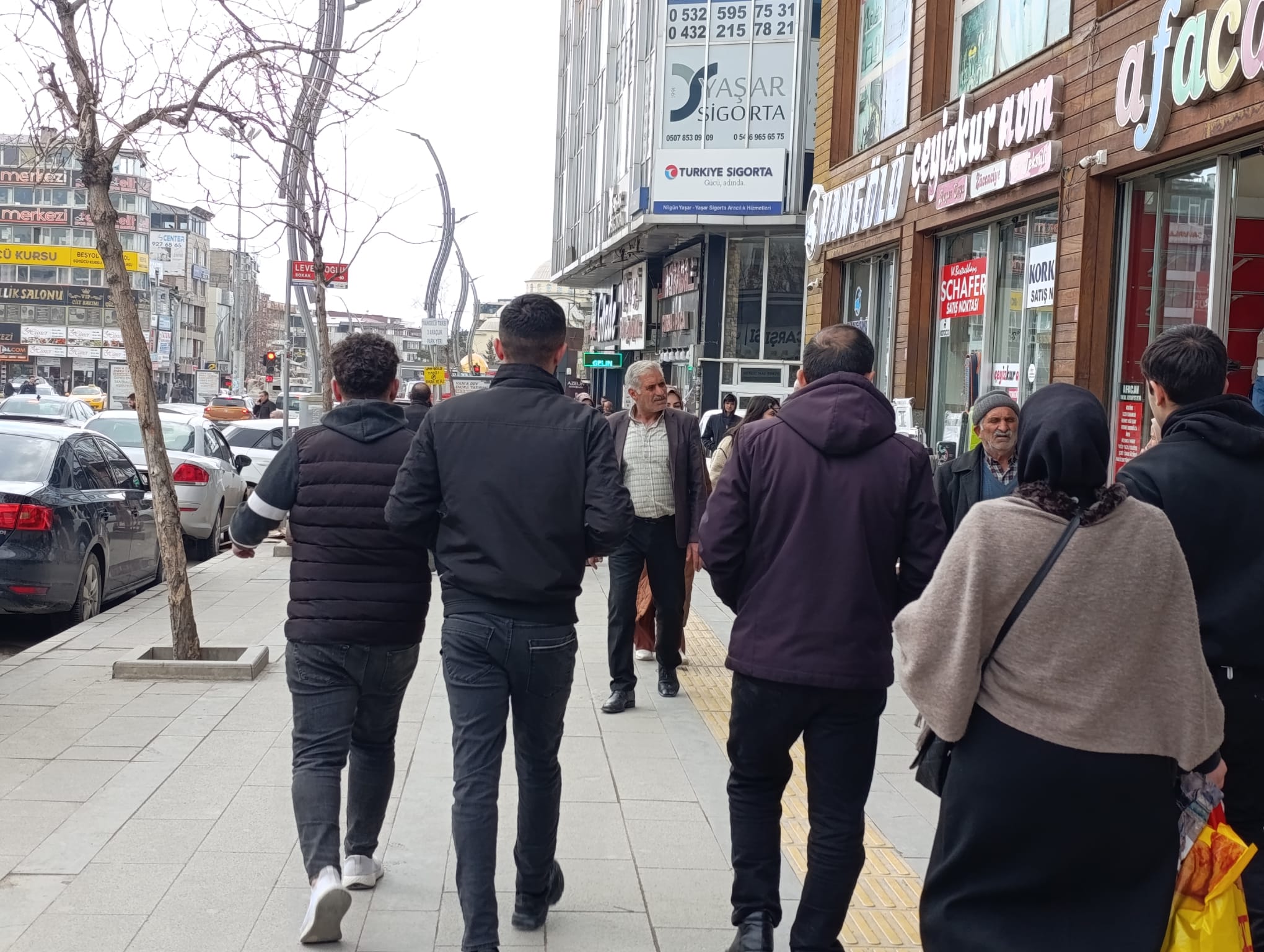 Van’da fiyatlar el yakıyor, vatandaş sadece bakıyor