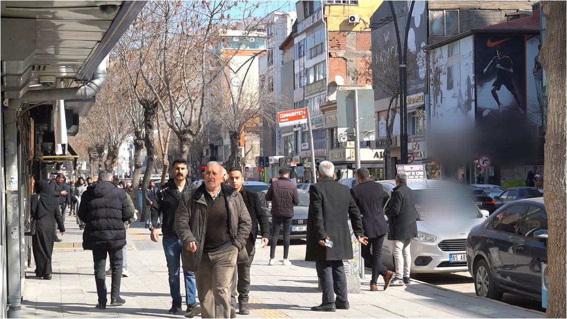 Ramazanda uygulanan yüksek fiyatlar Vanlıların belini büktü (VİDEOLU)