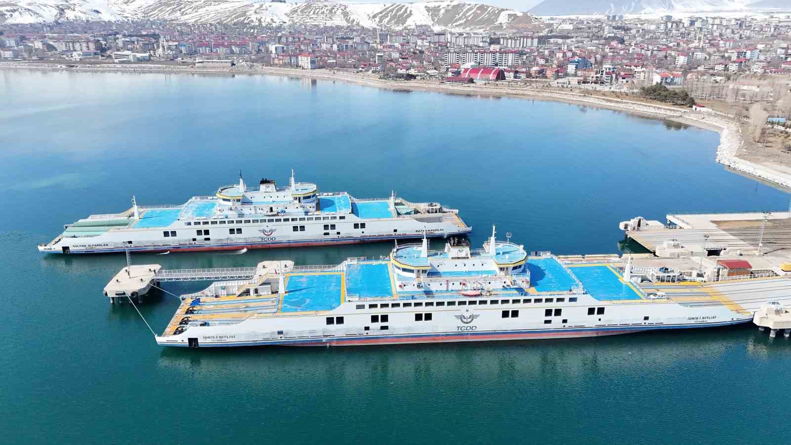 Van Gölü’nde yük taşımacılığına büyük ivme