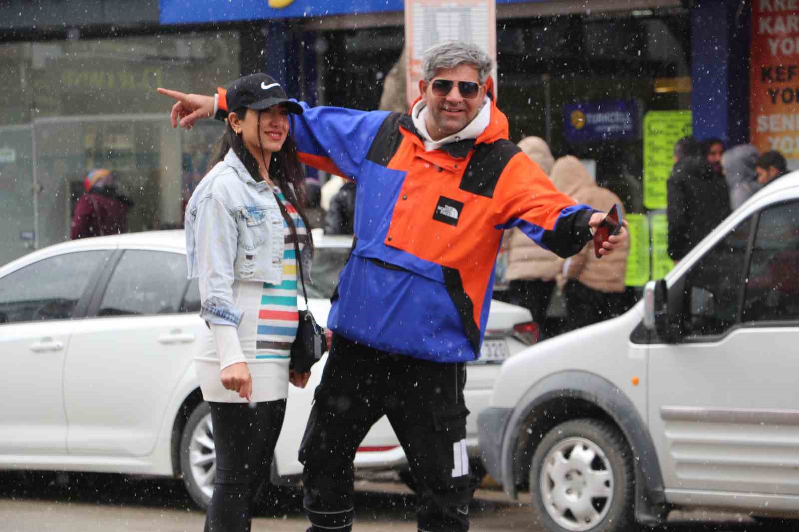 Van’a lapa lapa kar yağdı