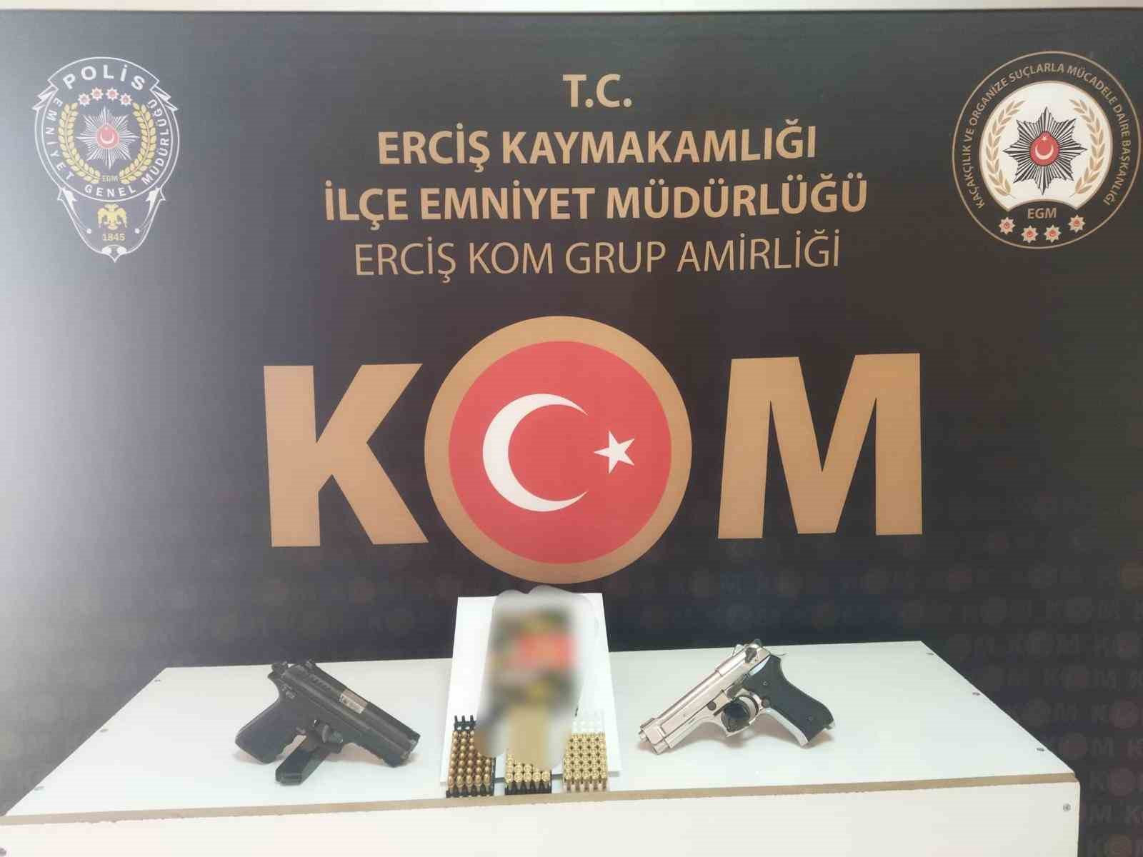Van’da gümrük kaçağı malzemeler ele geçirildi