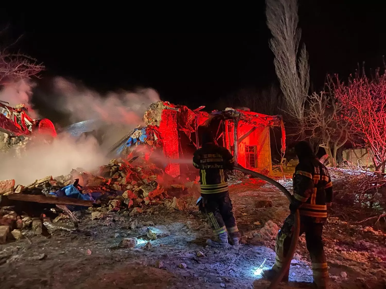 Mersin’de ev yangını:1 ölü
