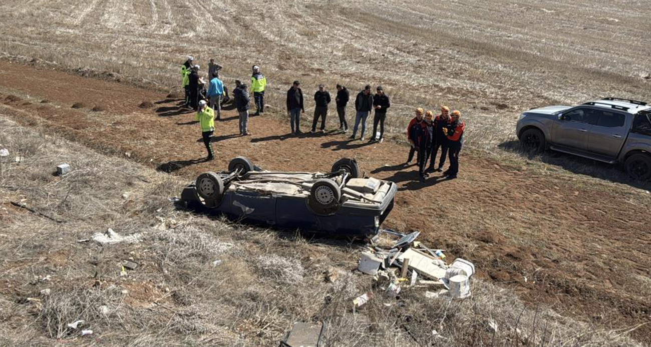 Sivas’ta bir araç şarampole uçtu: 4 yaralı