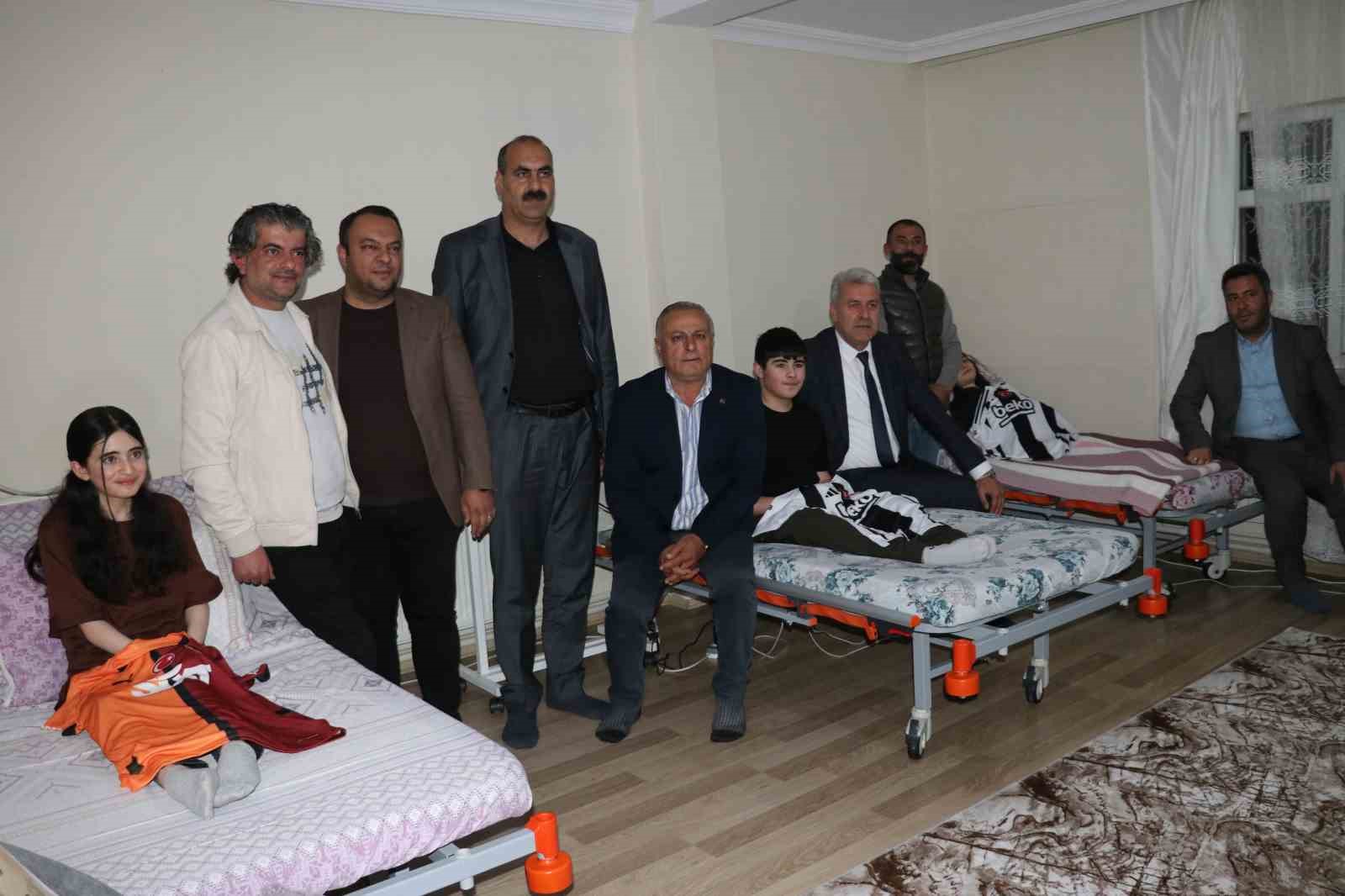 Van’da Galatasaraylı engelli kızın hayali gerçek oldu