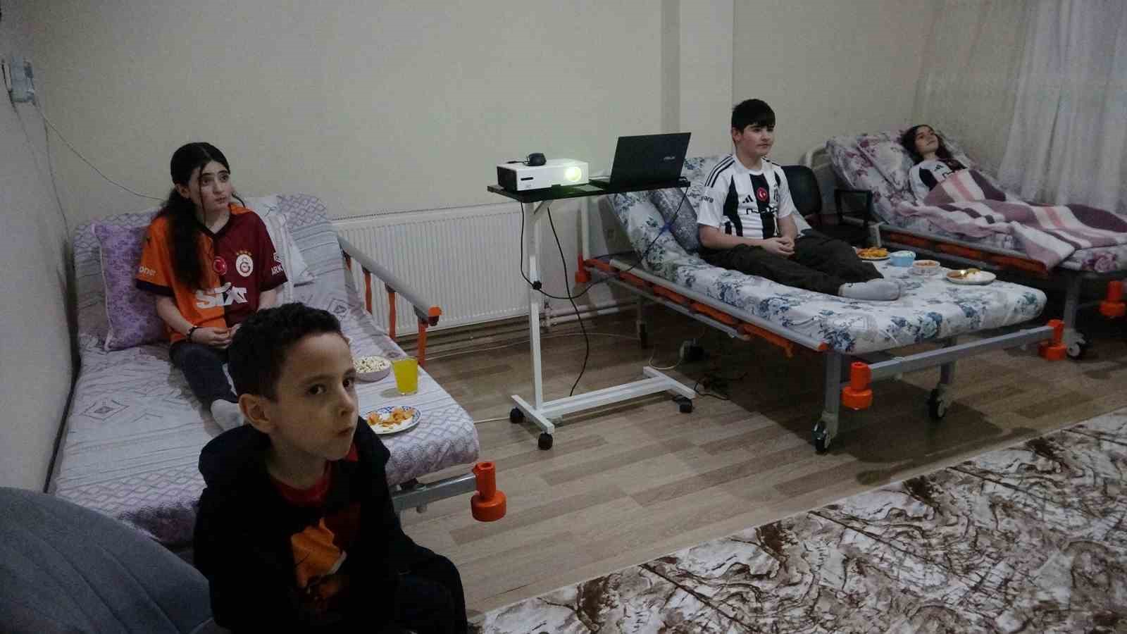 Van’da Galatasaraylı engelli kızın hayali gerçek oldu