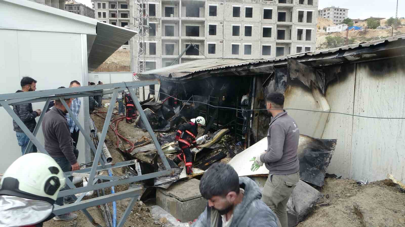Malatya’da 150 işçinin kaldığı konteynerde korkutan yangın