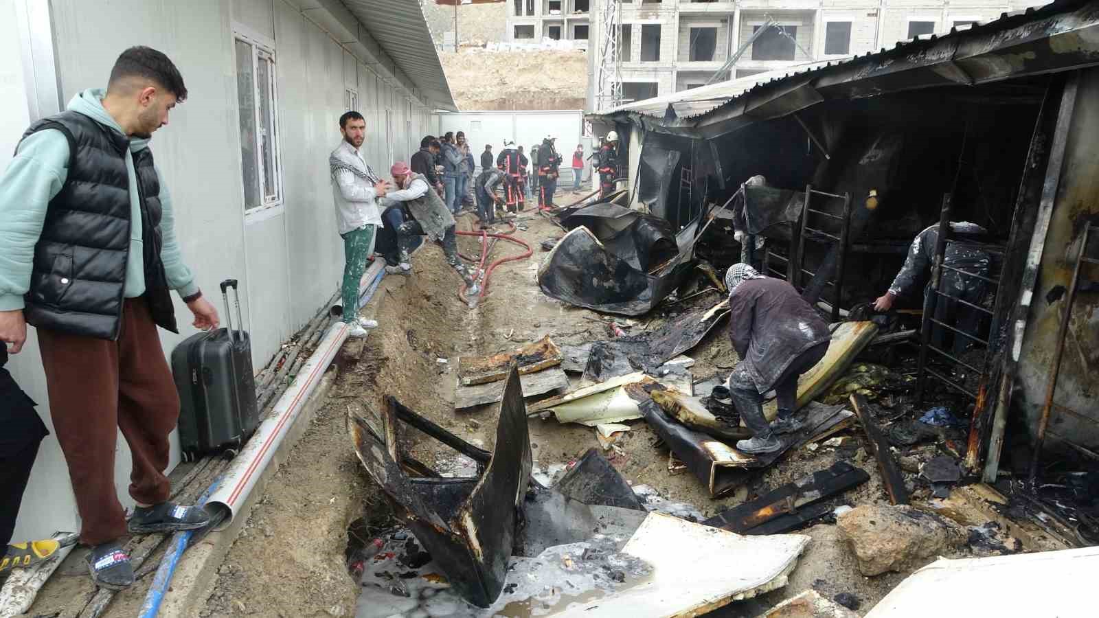 Malatya’da 150 işçinin kaldığı konteynerde korkutan yangın