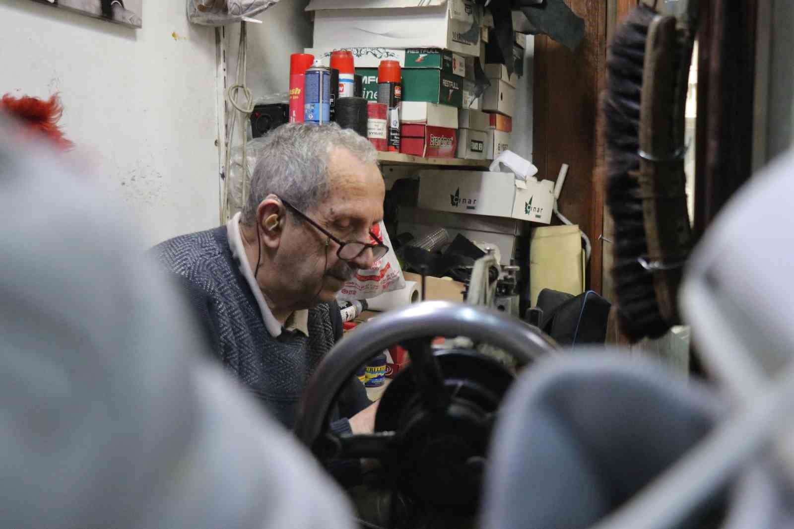 3,5 metrekarelik dükkanda fabrikasyona direniyor: “Son kale benim”