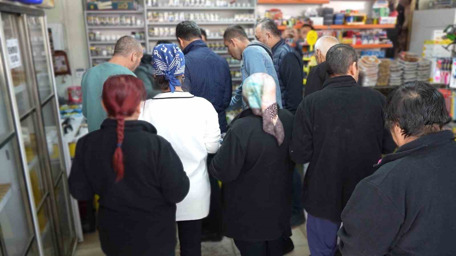 “Boykot” çağrısına alışverişle cevap verdiler