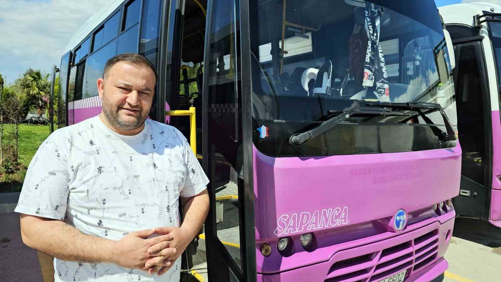 Altın ve ziynet dolusu çantayı otobüste unuttu