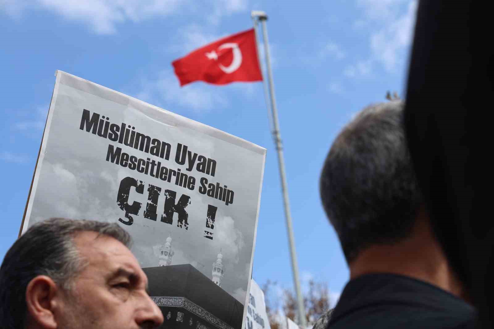 Elazığ’da, Filistin’de hayatını kaybedenler için gıyabi cenaze namazı