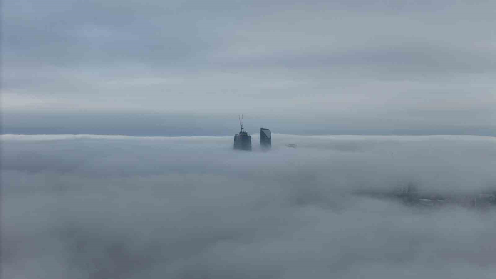 İstanbul’da sis etkili oldu: Kartpostallık manzara havadan görüntülendi