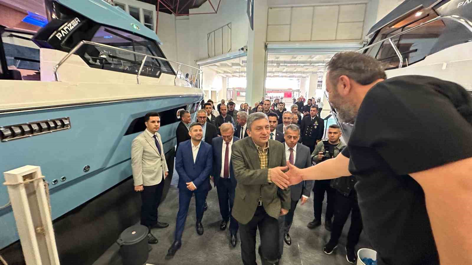 Dünya yat sektörü Antalya’da bir araya geldi