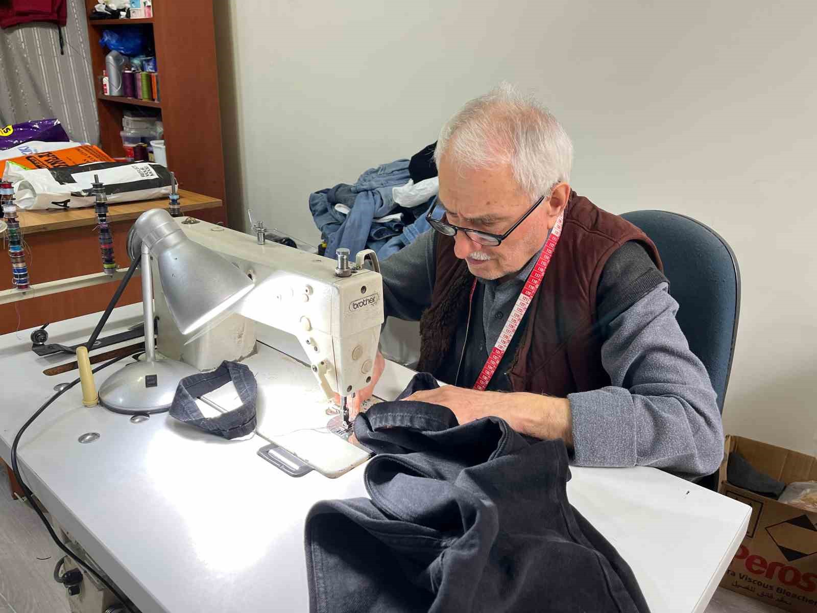 Ziver usta 63 yıldır terzilik mesleğini sürdürüyor