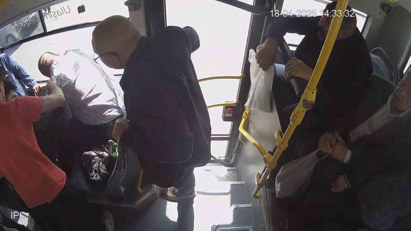 Otobüste fenalaşan yolcu için güzergahını değiştirdi