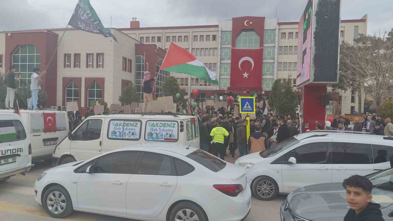 Van’ın Erciş ilçesinde Filistin’e destek yürüyüşü