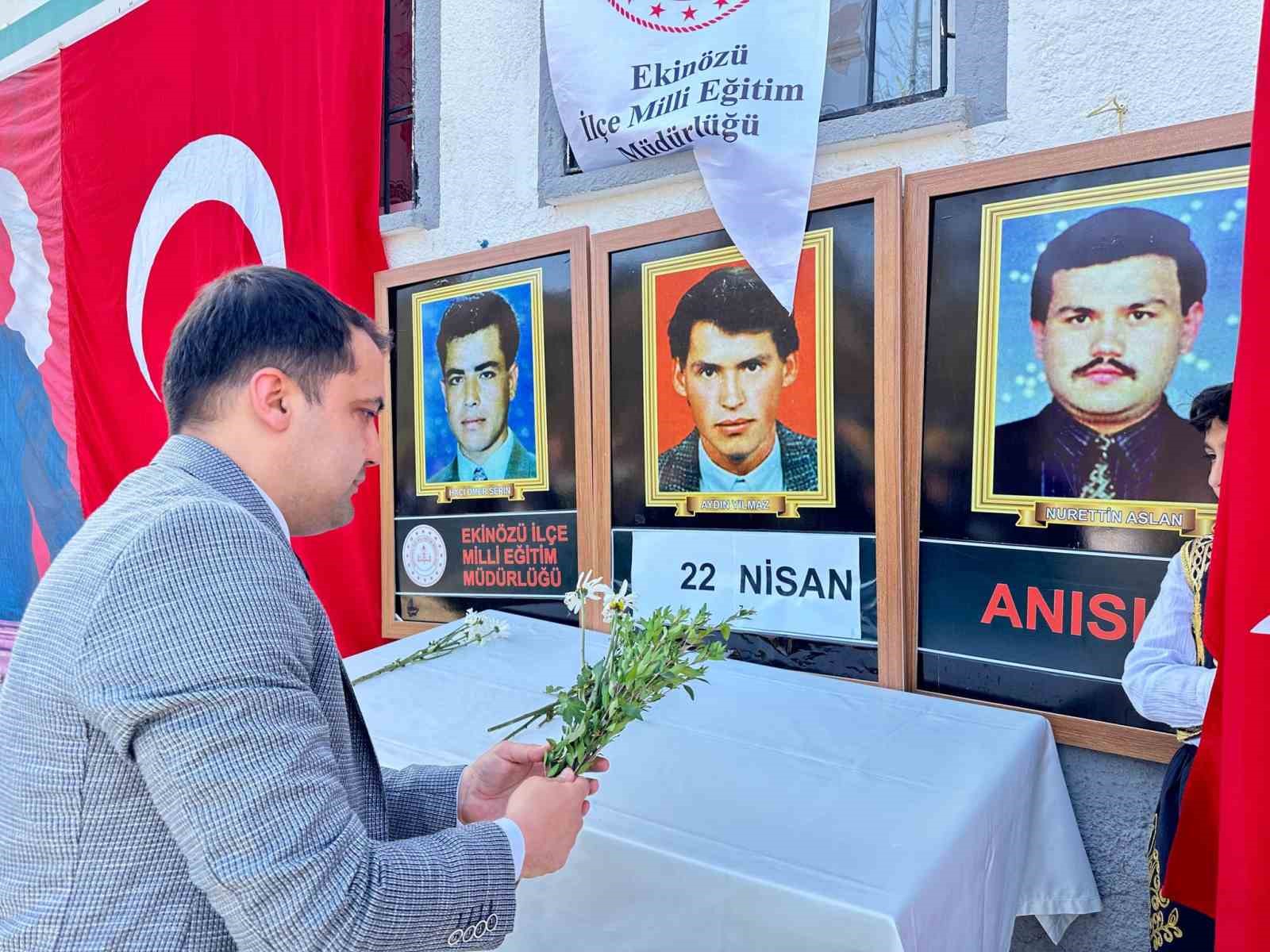 29 yıl önce şehit edilen öğretmenler unutulmadı