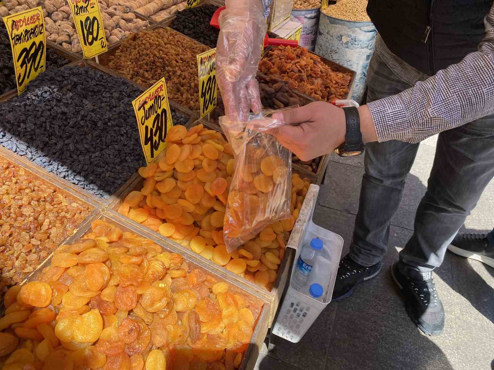 Esnaf, fırsatçılara karşı ithalat önerisinde bulundu