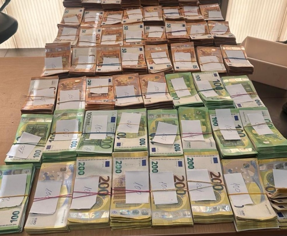 Gizli Hazine: Yatak Altında 524 Bin Euro!