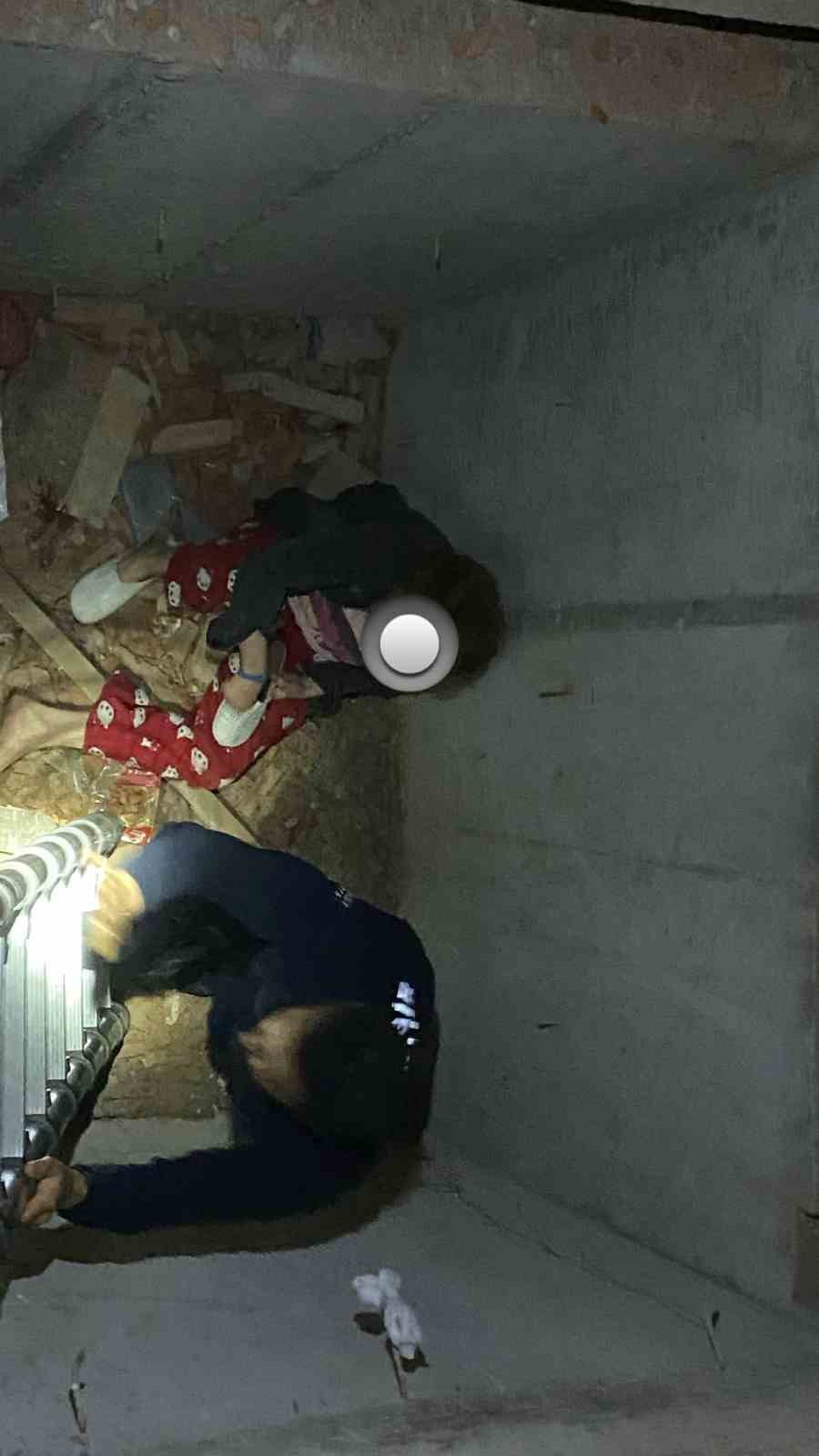 Asansör boşluğuna düşen kadın  kurtarıldı