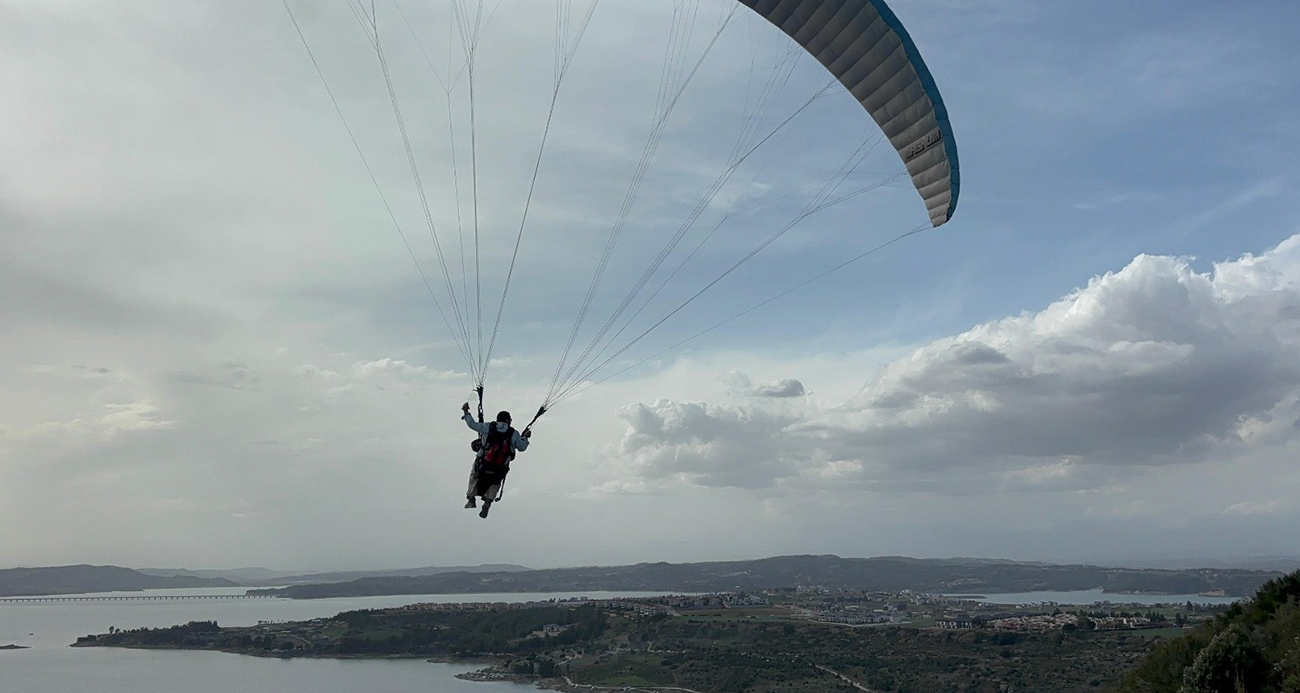 83 yaşında yamaç paraşütü ile uçtu
