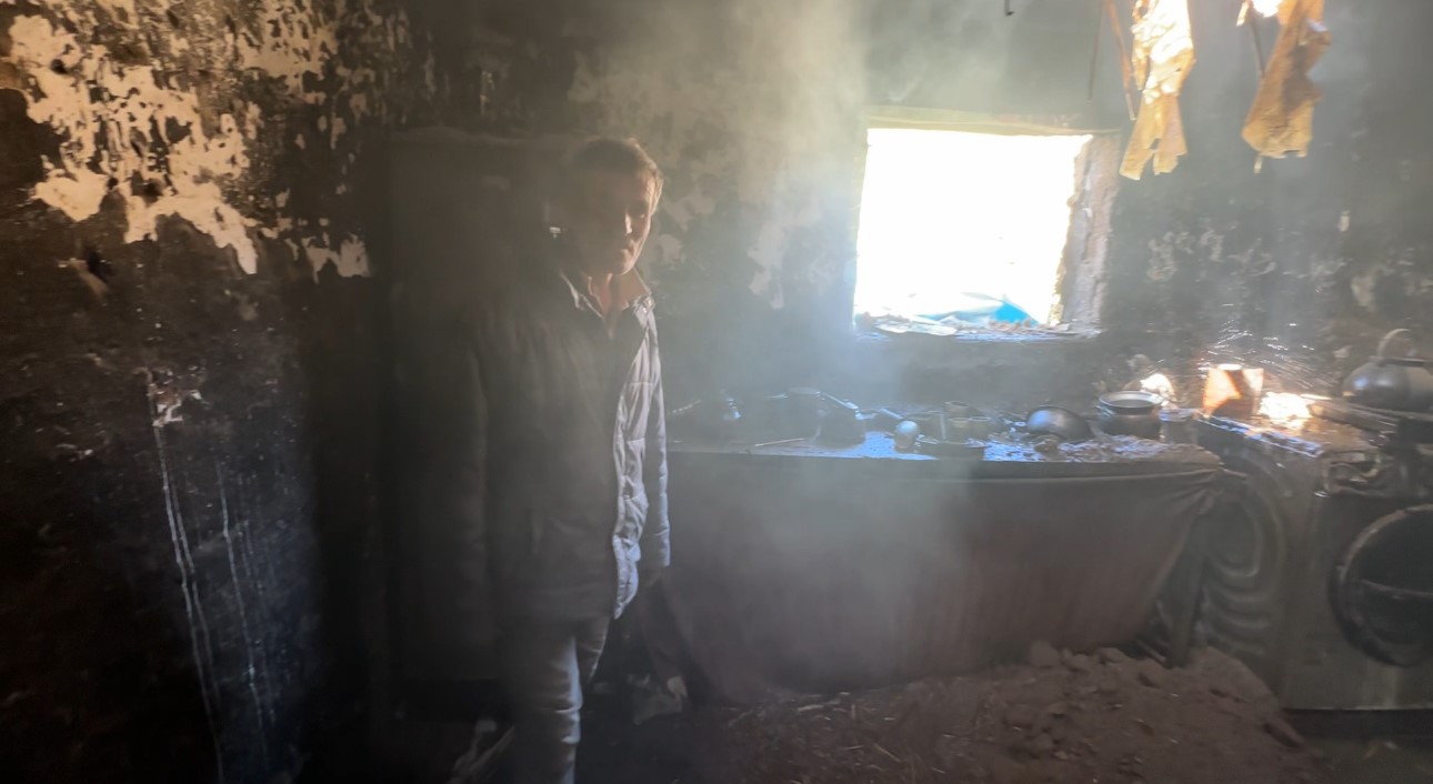 Yüksekova’da çıkan yangında bir ev küle döndü