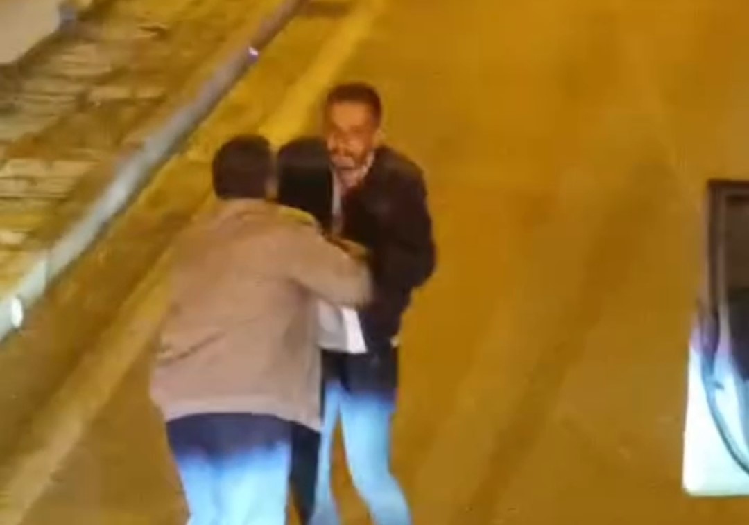 Sürücüler arasında ’yol verme’ kavgası: 2 yaralı