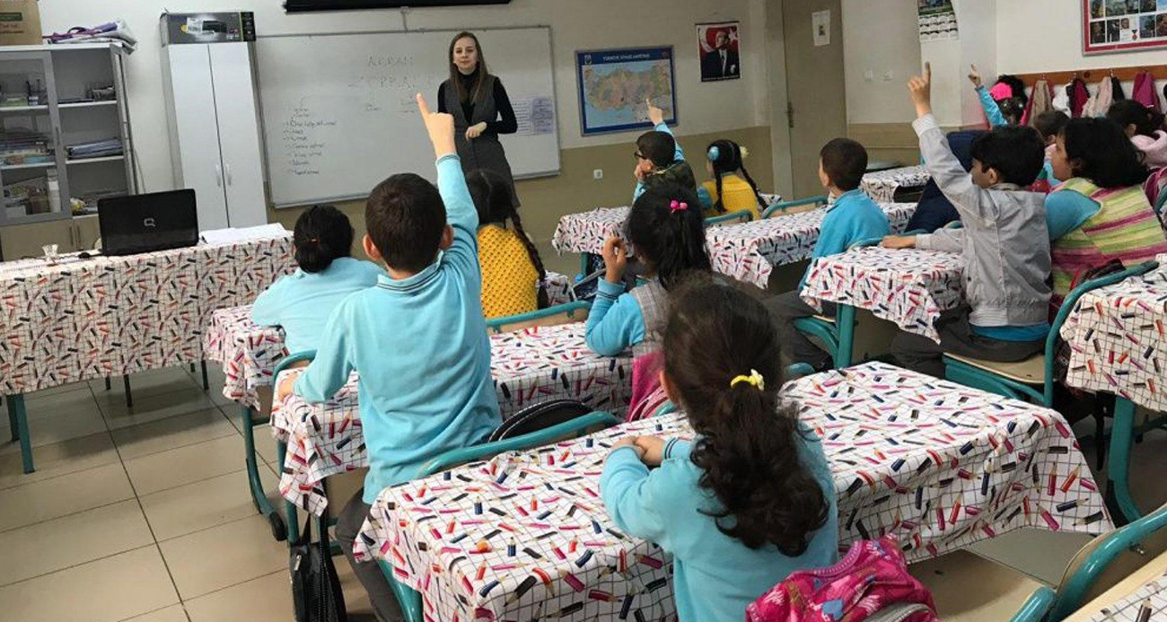 Okullarda ara tatil sonrası ilk ders çaldı