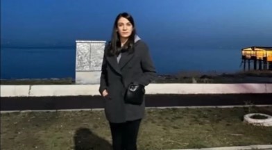 Van’daki trafik kazasında hayatını kaybeden baba ve iki kızı yan yana toprağa verildi