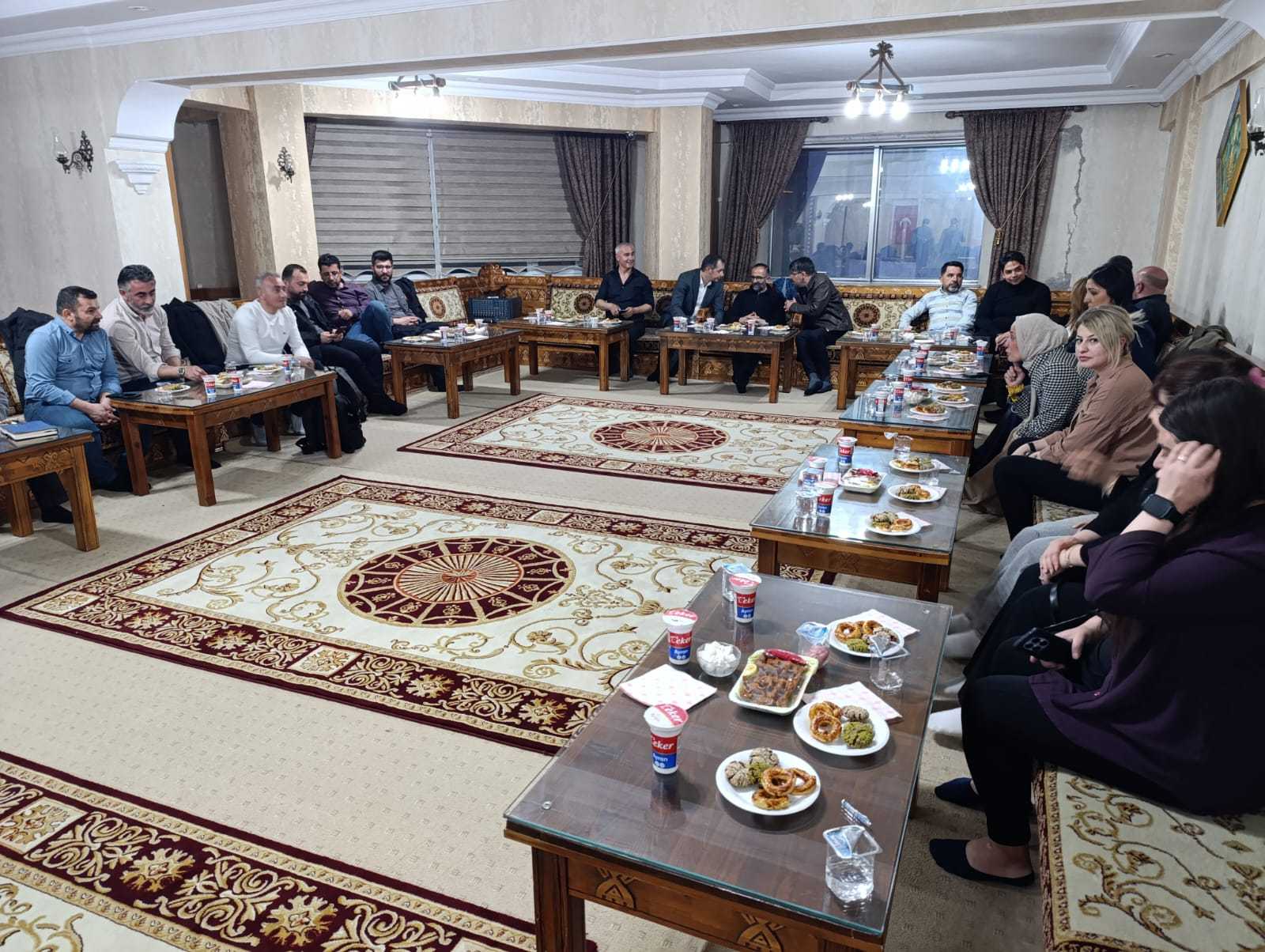 Sahada Rekabet, Masada Muhabbet: Van’da Gazeteciler Dayanışma Ruhuyla Buluştu