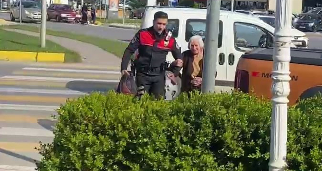 Yaşlı kadına yunus polisinden yardım eli
