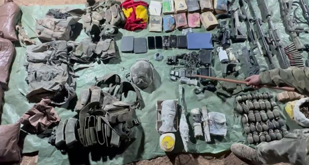 Çok sayıda silah ve mühimmat ele geçirildi