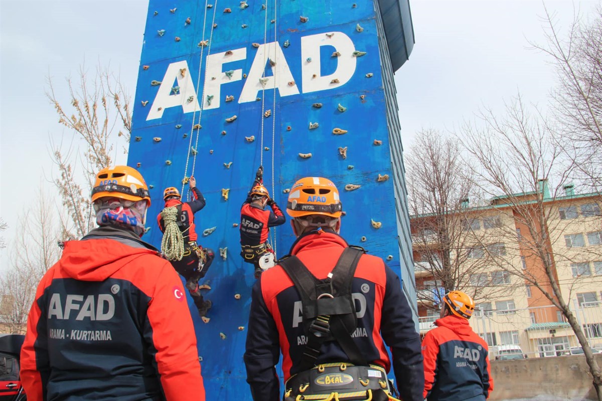 81 İl Valiliğine Afet ve Acil Durum Genelgesi Gönderildi