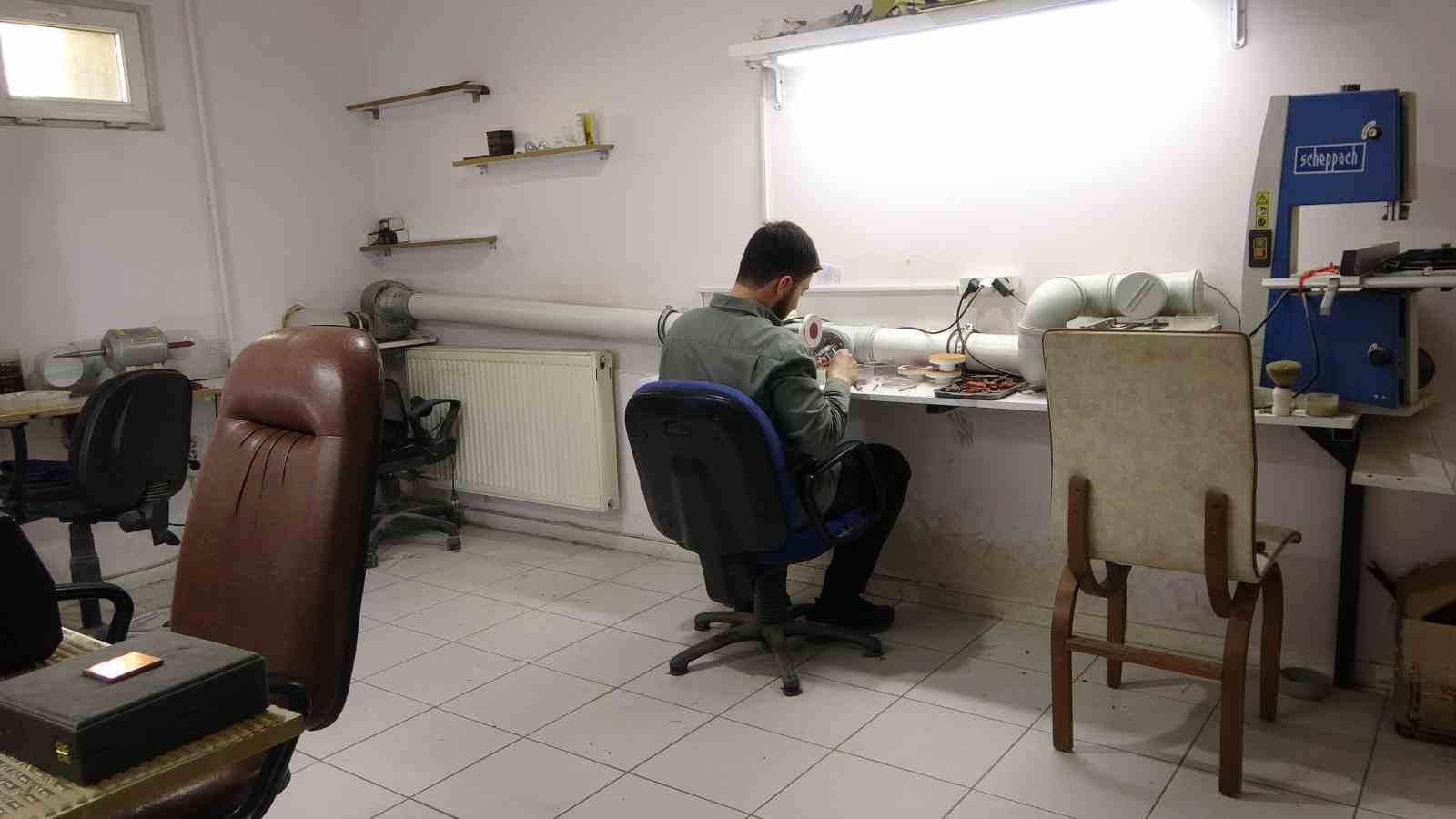 Usta ellerin ürettiği 