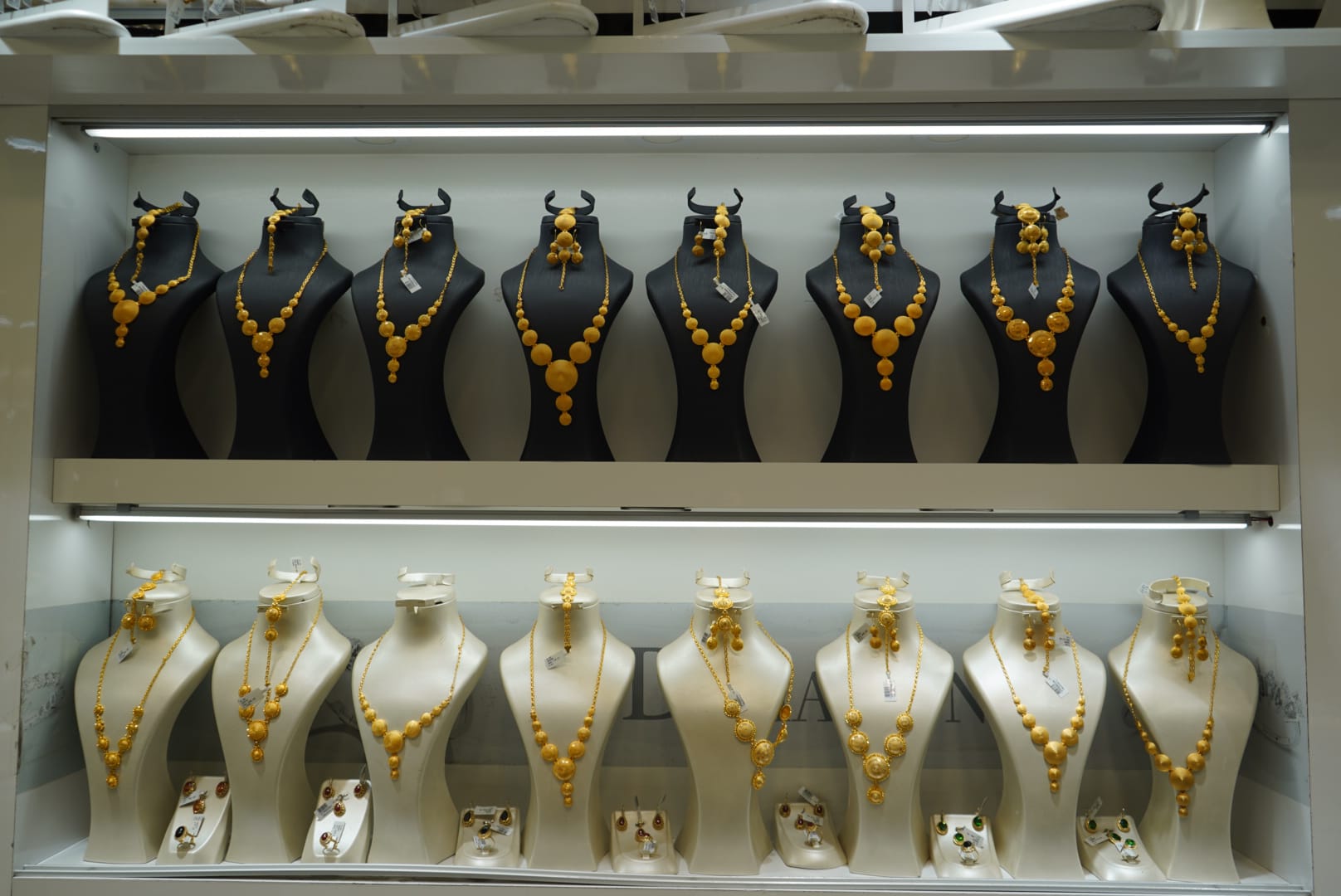 Altın fiyatları tarihi zirvede: Küresel belirsizlik talebi artırıyor