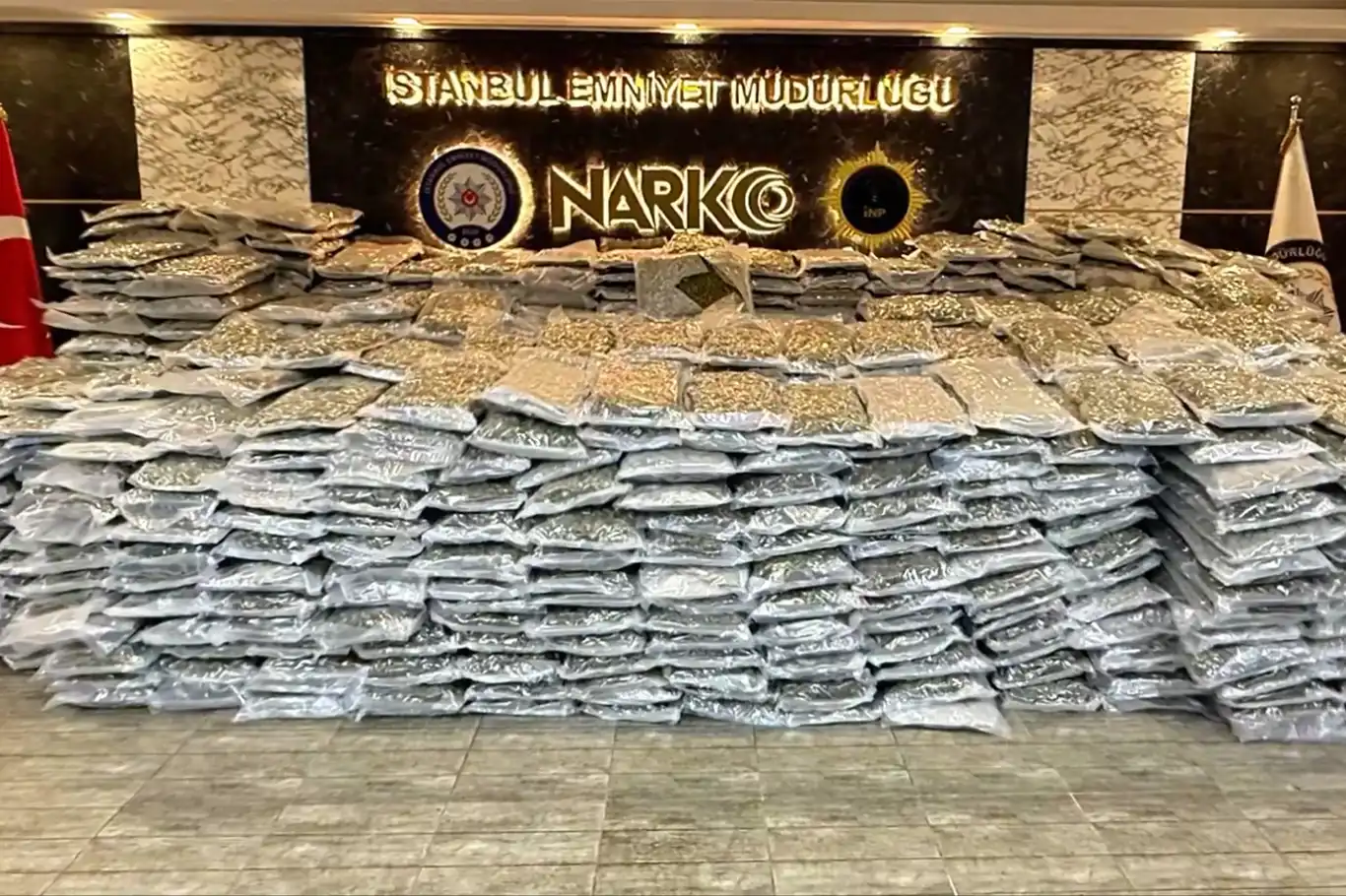 İstanbul’da dev operasyon: 880 kilo uyuşturucu ele geçirildi