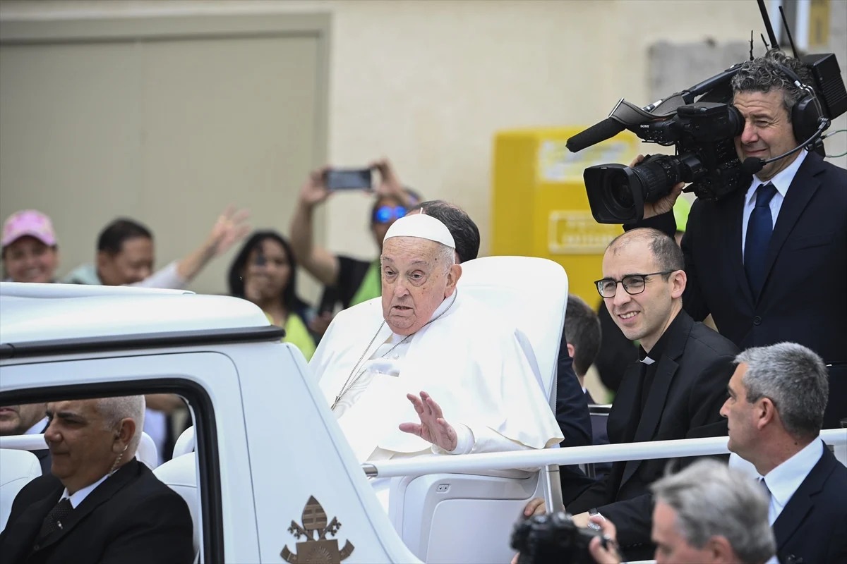 Papa Francis hayatını kaybetti