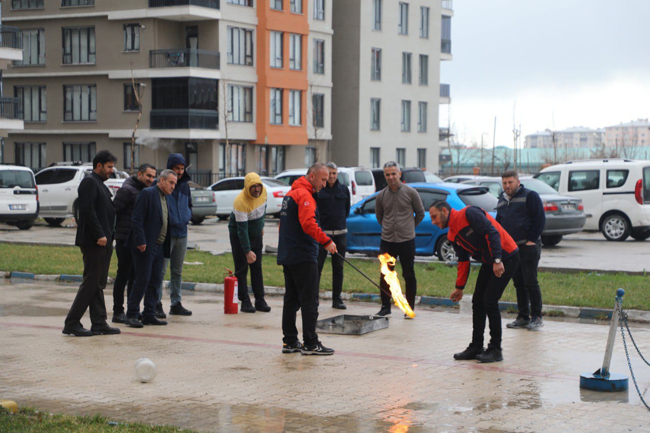 AFAD’dan Tuşba Belediyesi Personeline Afet Eğitimi