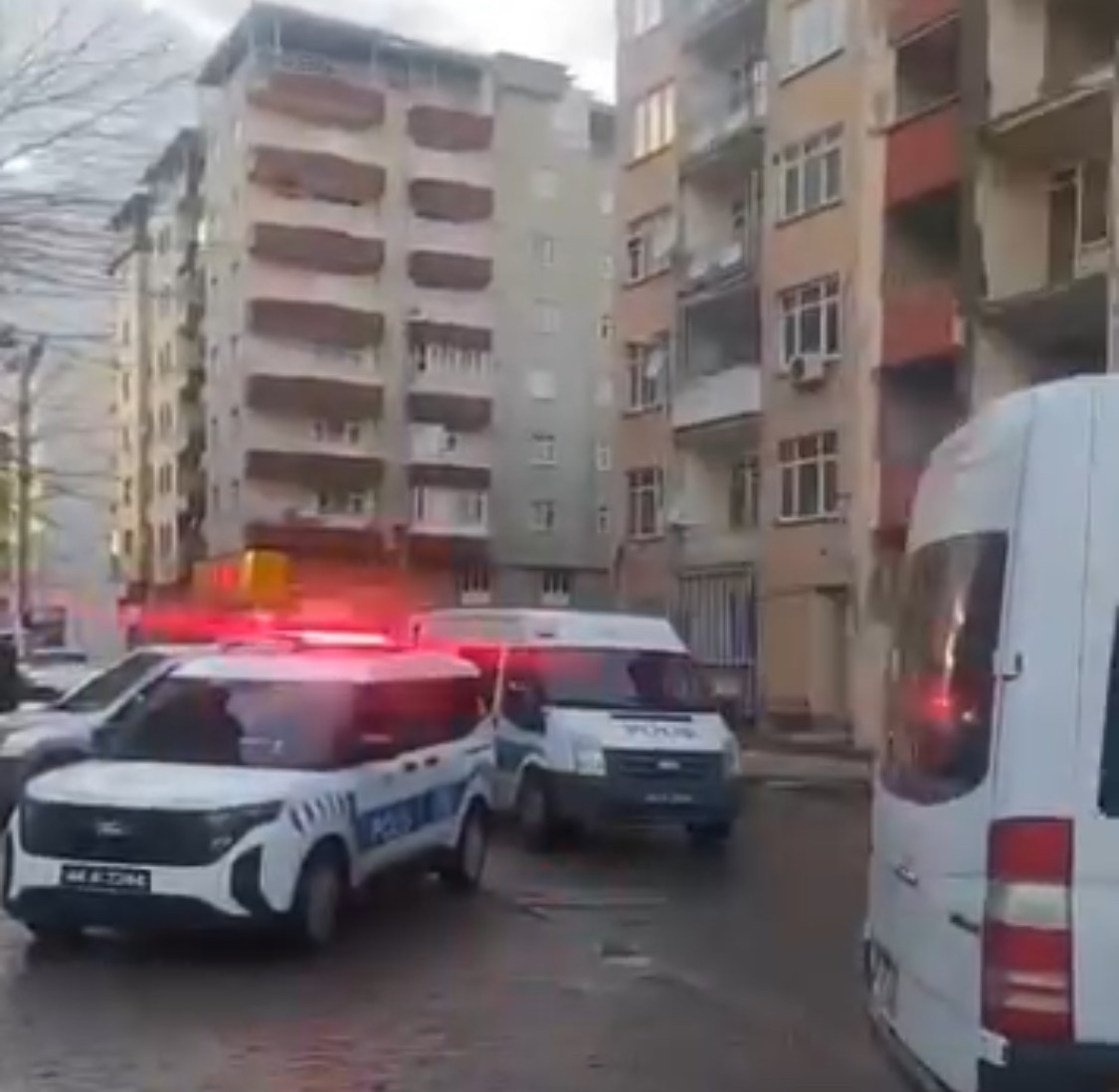 Malatya’da bir kişi ağır hasarlı binada ölü bulundu