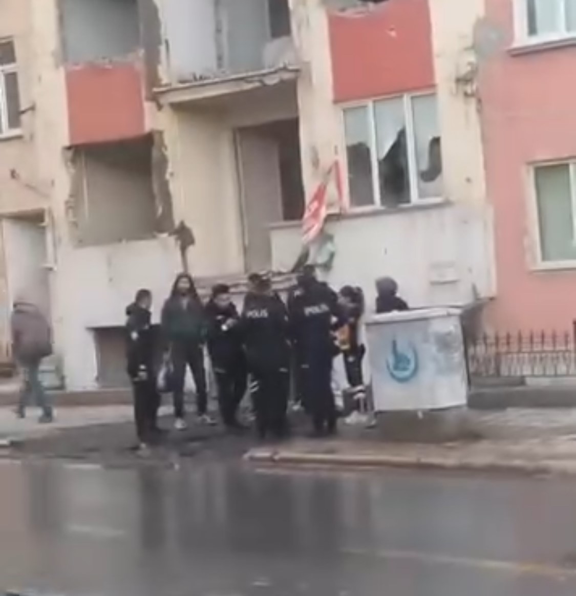 Malatya’da bir kişi ağır hasarlı binada ölü bulundu