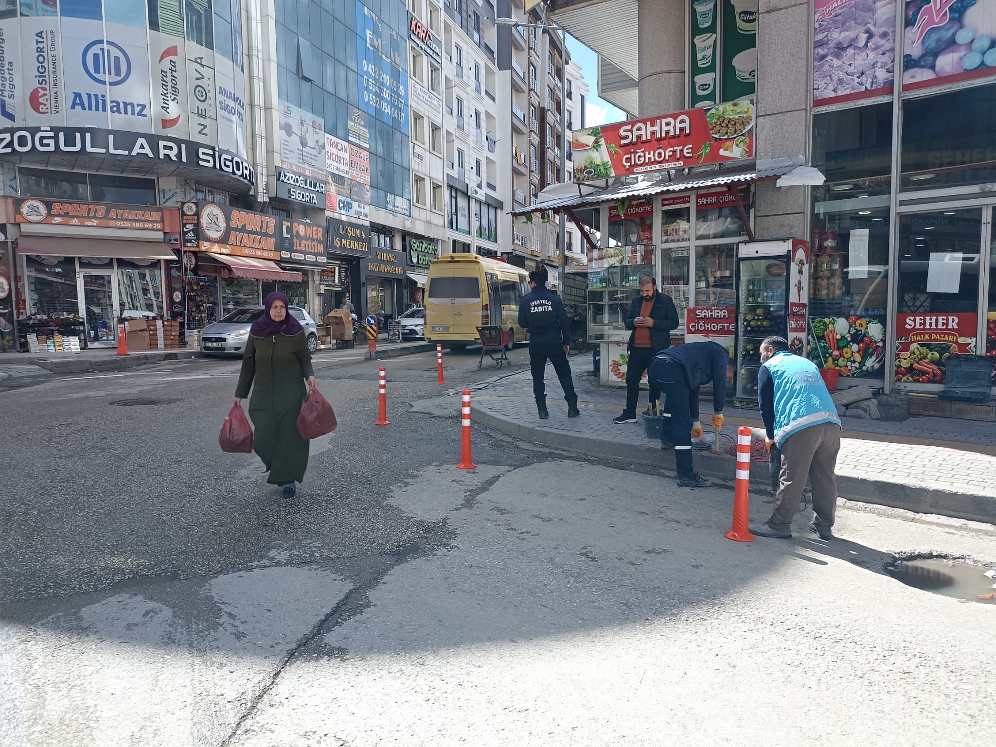 İpekyolu Belediyesinden kaldırım işgaline karşı denetim