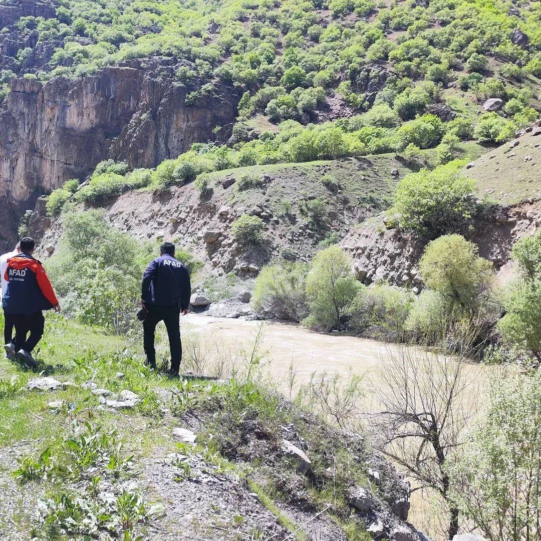 Hakkari’de 20 gündür kayıp kadını arama çalışmaları sürüyor