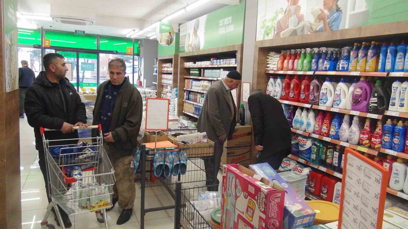 Ahlatlı vatandaşlar boykot çağrısına uymadı