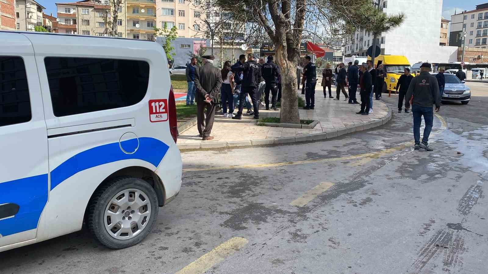 Cadde Ortasında Bıçaklama Olayı:Şüpheli Kıskıvrak Yakalandı
