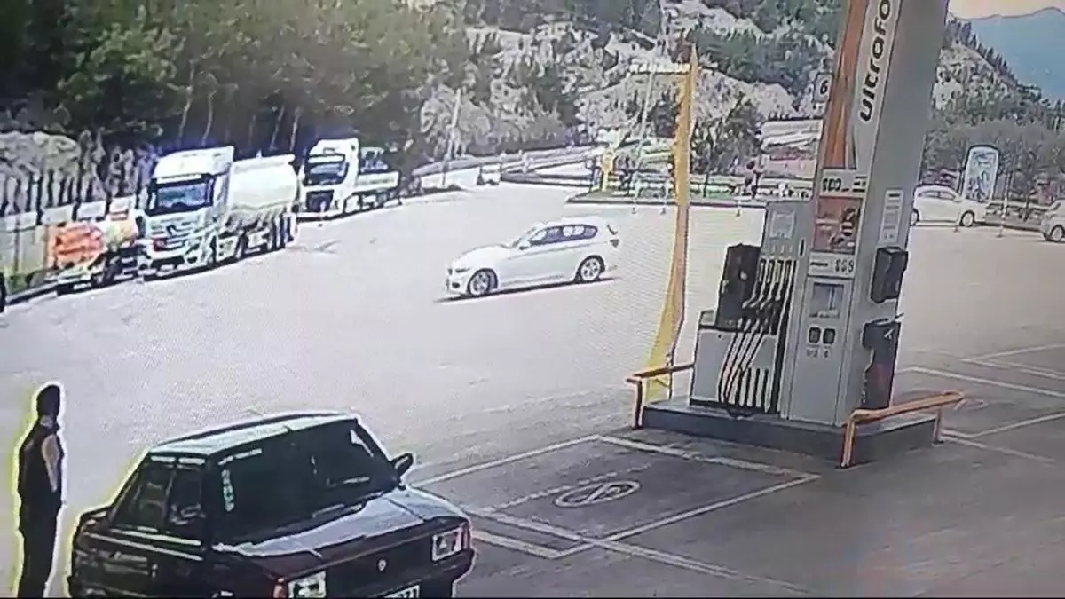 Akaryakıt istasyonunda drift atan sürücüye ceza
