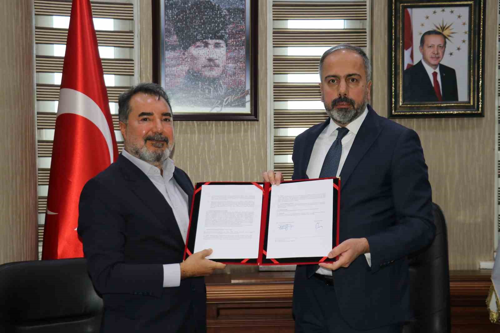 Van YYÜ tarihinde bir ilk